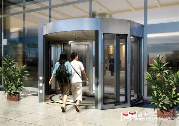 旋轉門的安全性如何？為何會發生夾人的情況？